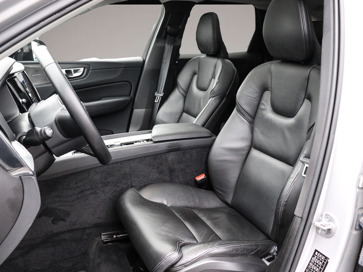 Volvo XC60 (01/2023, Benzin)