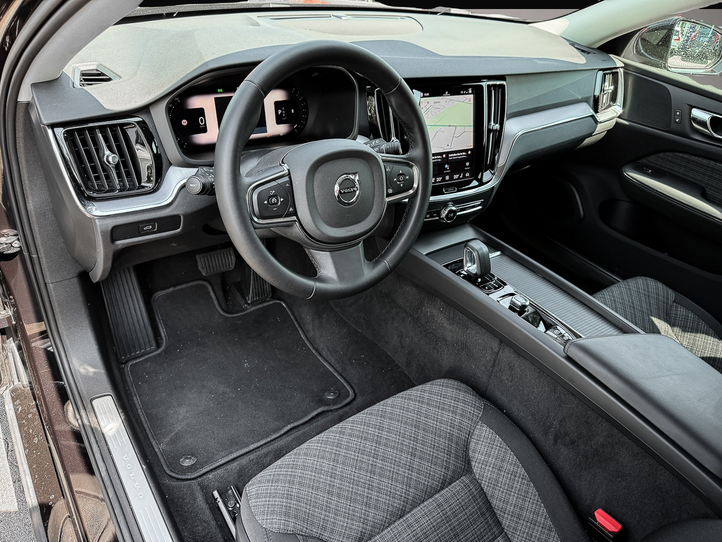 Volvo V60 (06/2024, Benzin)