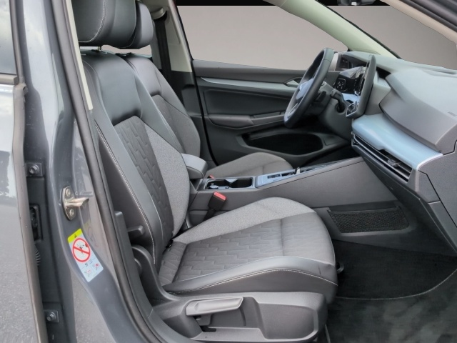 Volkswagen Golf (11/2025, Benzin)