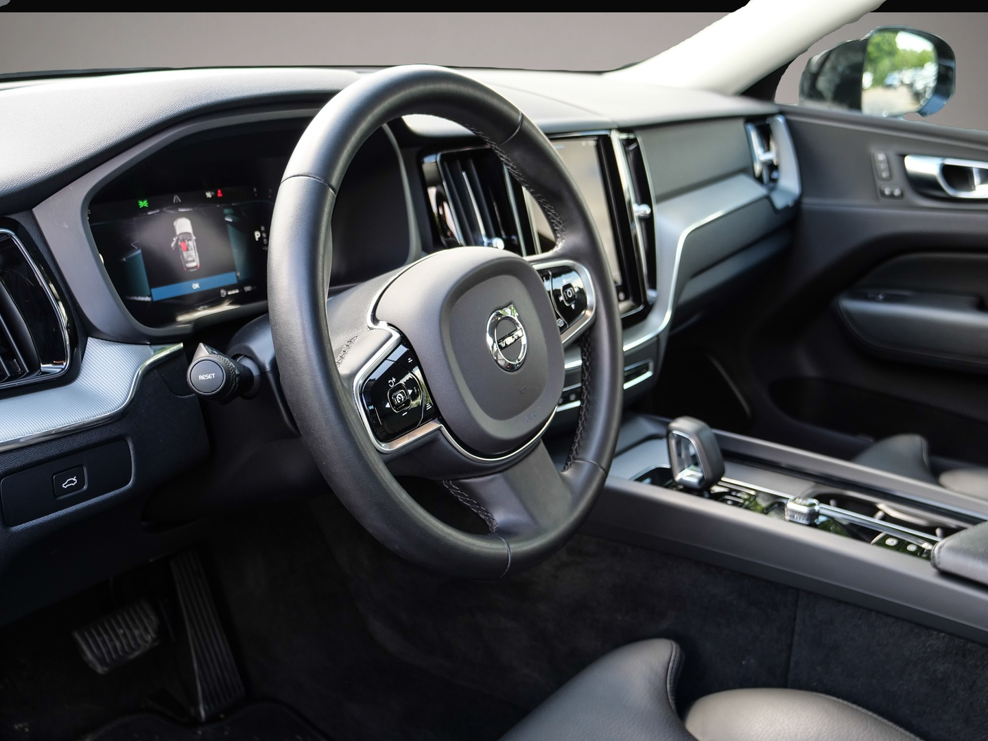 Volvo XC60 (04/2023, Benzin)