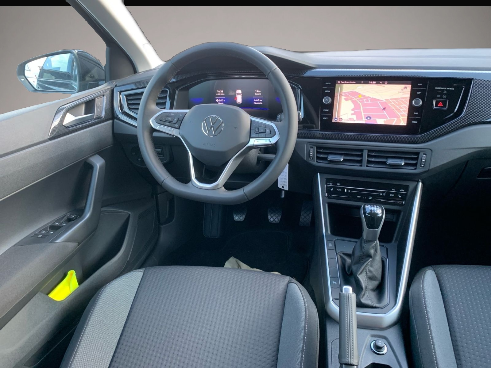 Volkswagen Polo (10/2023, Benzin)