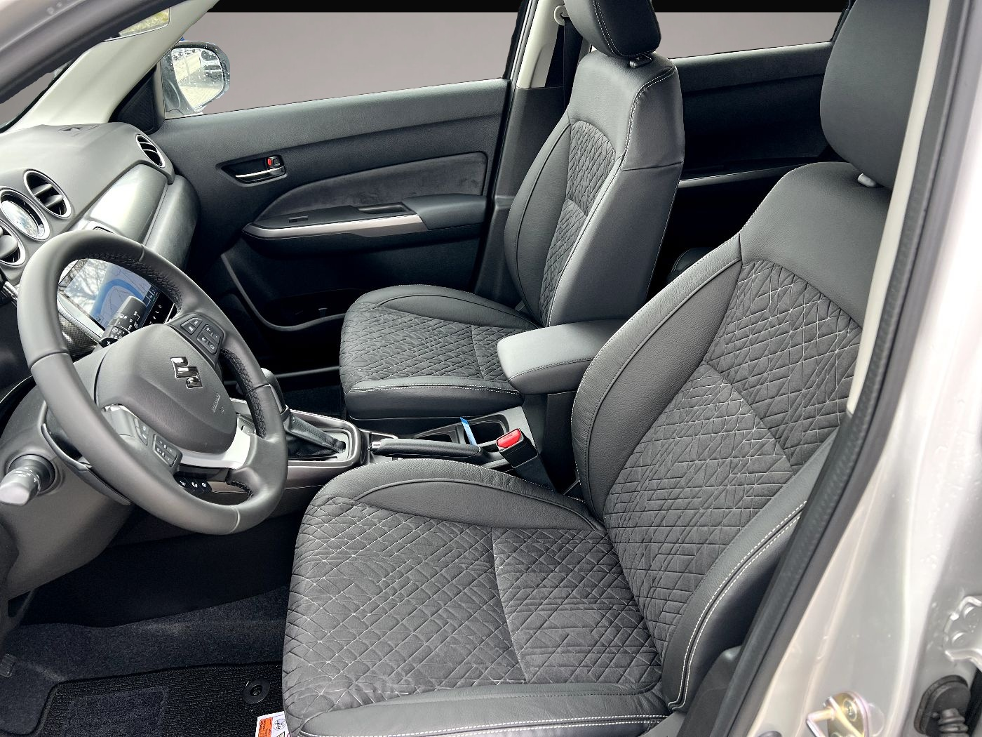 Suzuki Vitara (12/2025, Benzin)