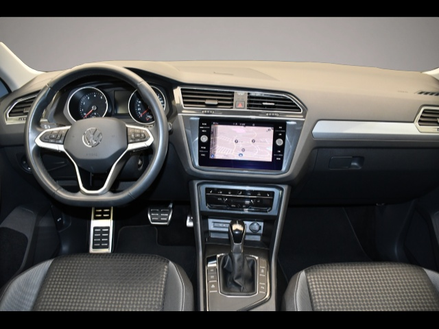 Volkswagen Tiguan (01/2022, )