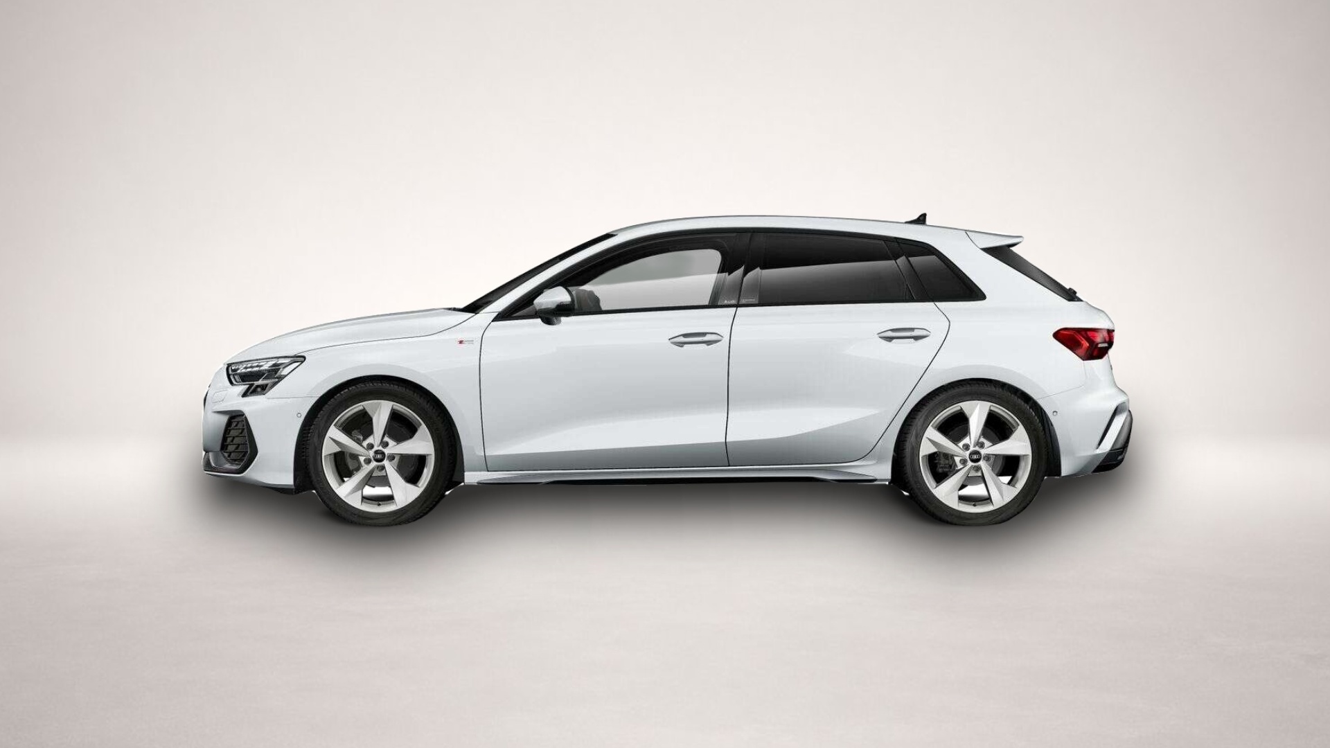 Audi A3 (11/2025, Benzin)