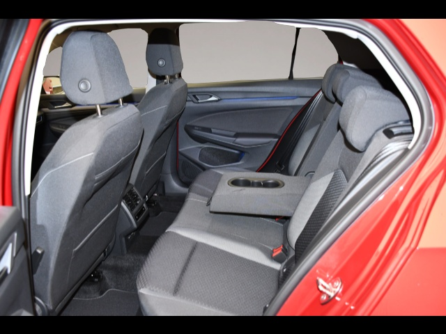 Volkswagen Golf (02/2023, Benzin)