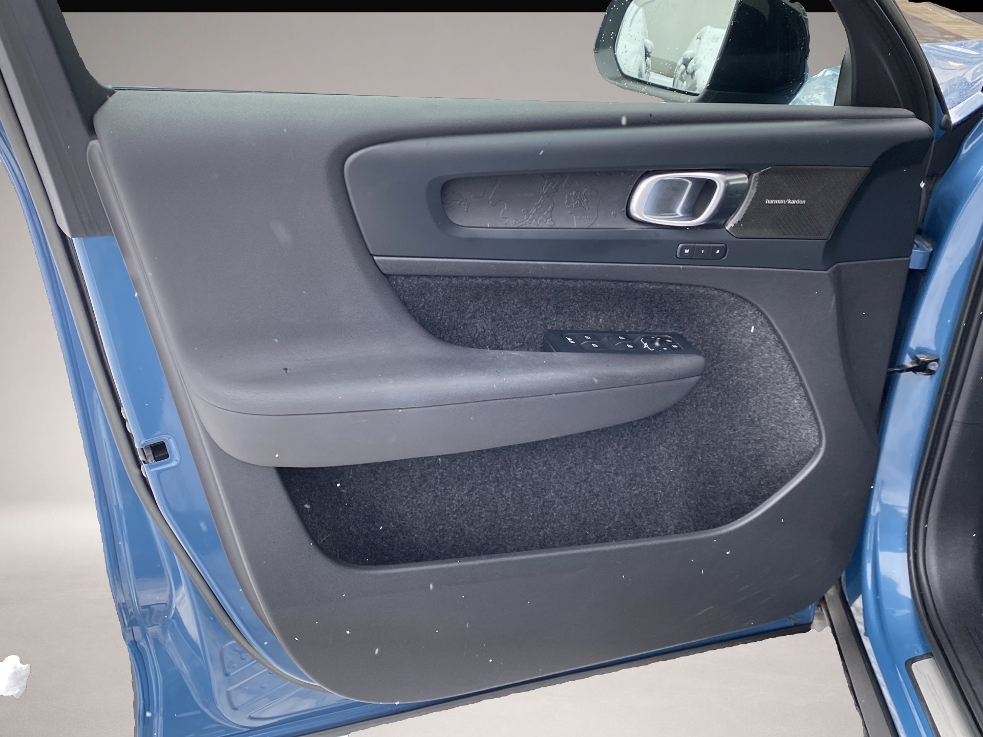 Volvo XC40 (11/2022, ELECTRIC)