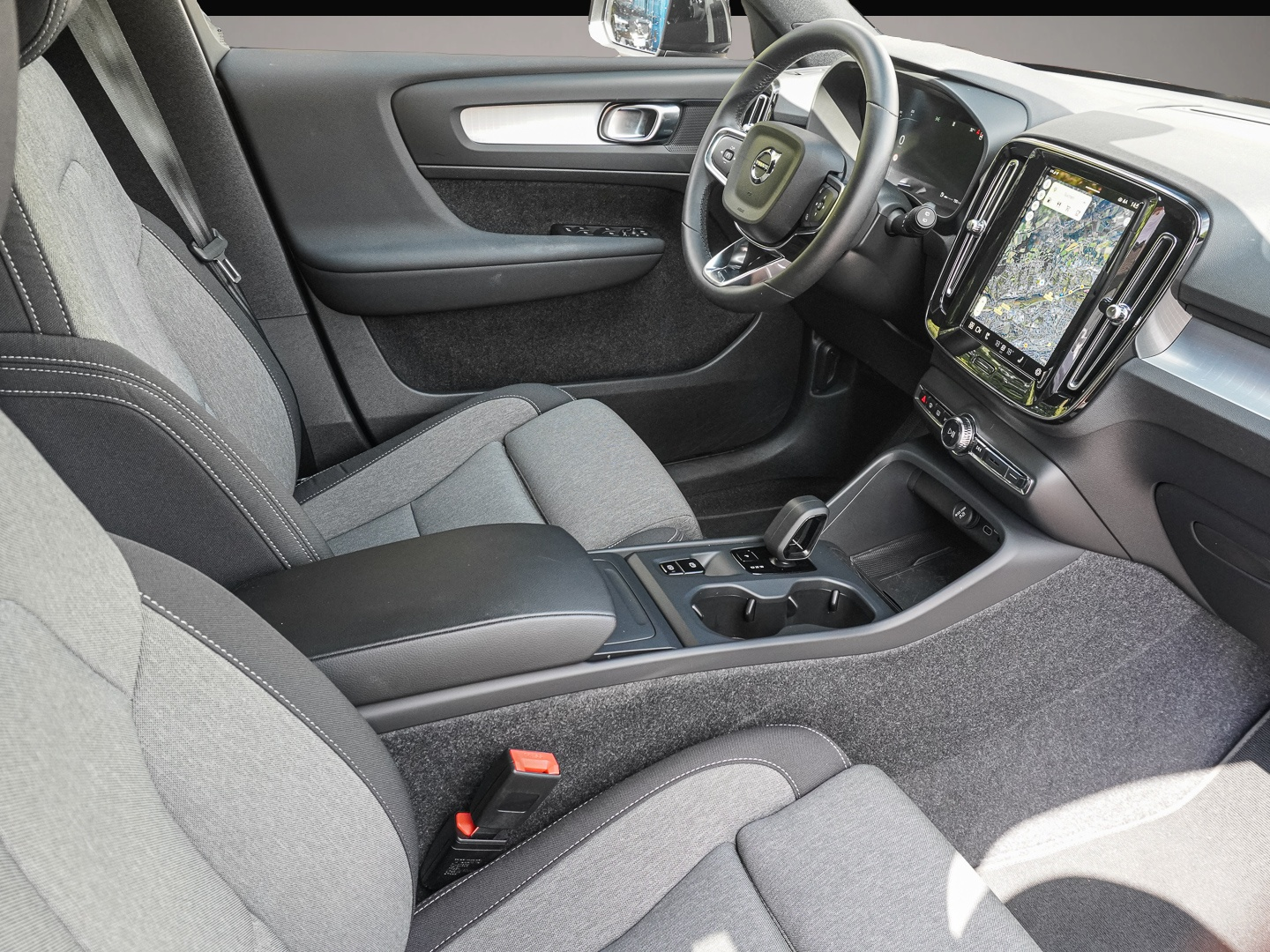 Volvo XC40 (06/2024, Benzin)