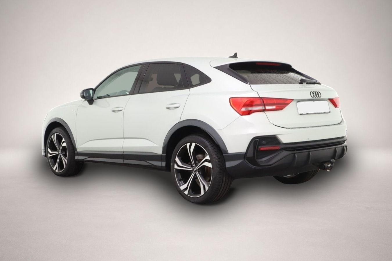 Audi Q3 (10/2022, Benzin)