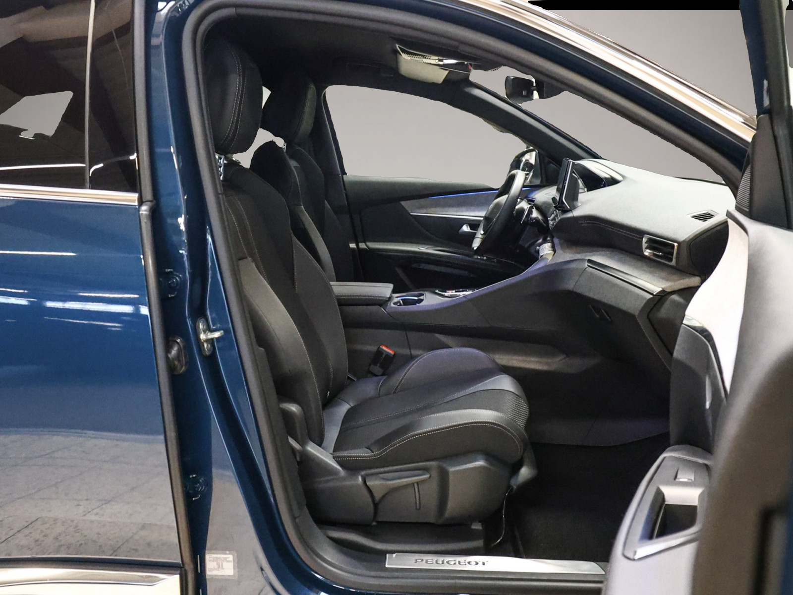 Peugeot 3008 (02/2024, Benzin)