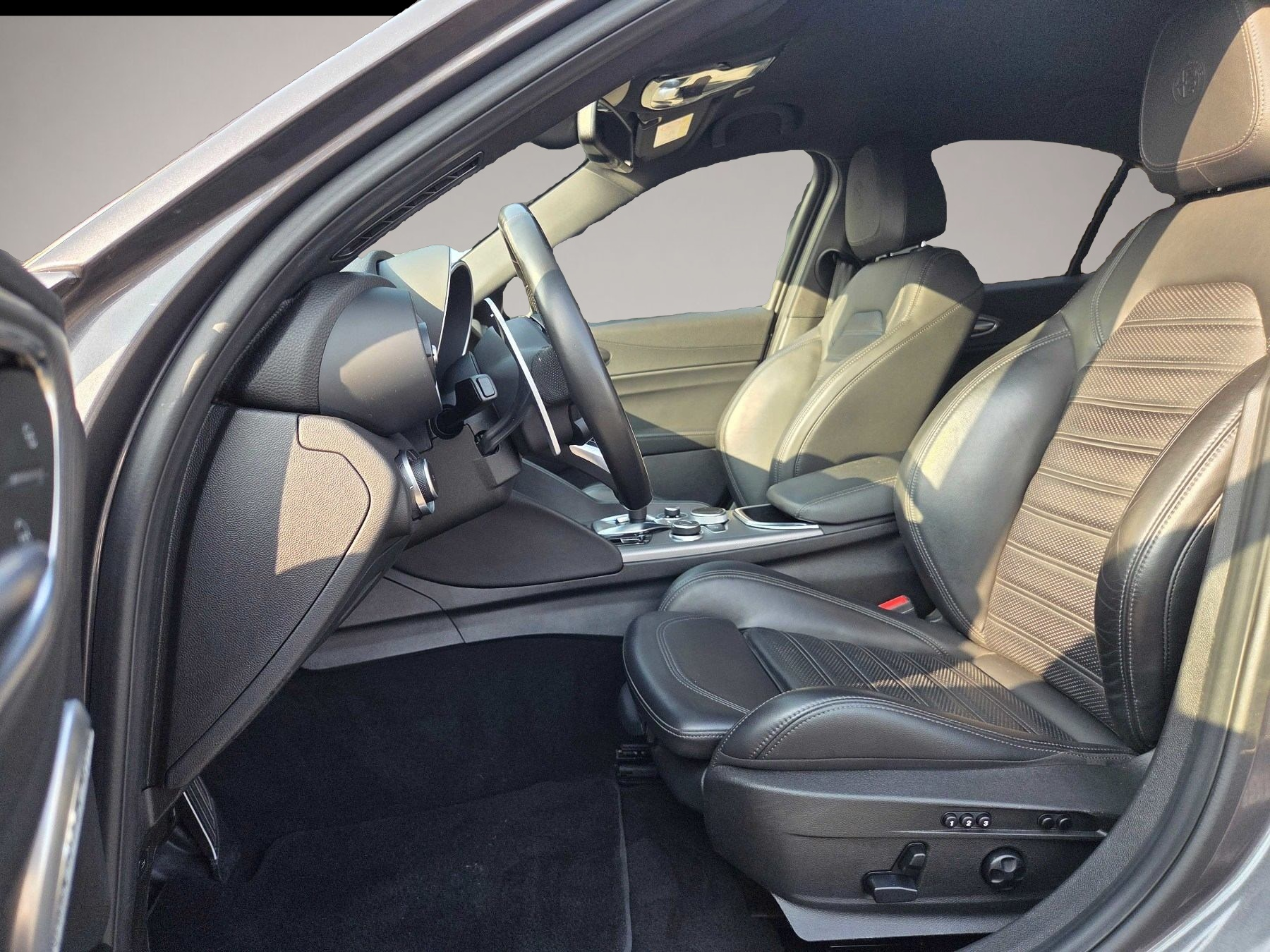 Alfa-Romeo Giulia (06/2021, )