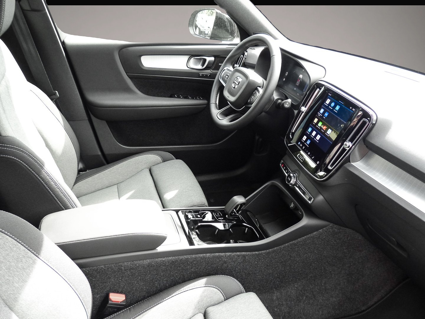 Volvo XC40 (07/2025, Benzin)