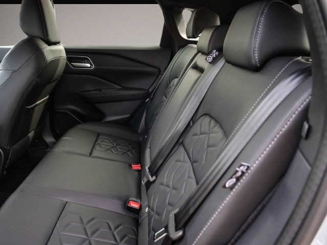 Nissan Qashqai (, Benzin)