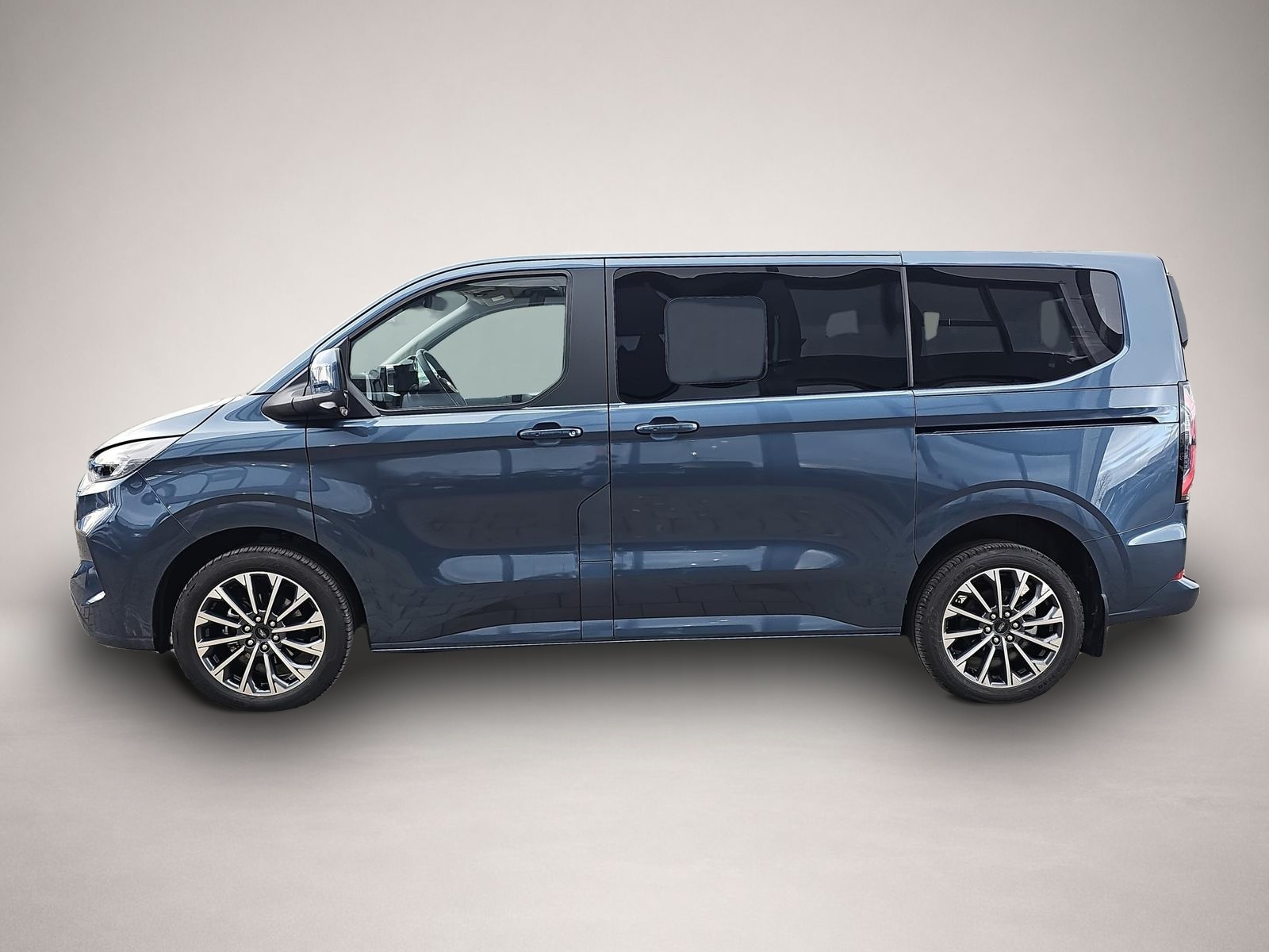 Ford Tourneo Custom (11/2025, Diesel)