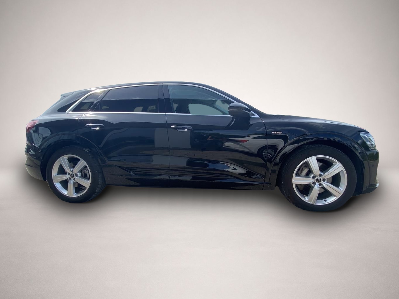Audi e-tron (03/2023, ELECTRIC)
