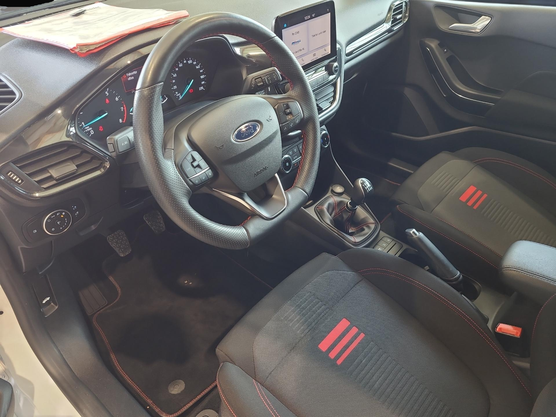 Ford Fiesta (06/2022, Benzin)