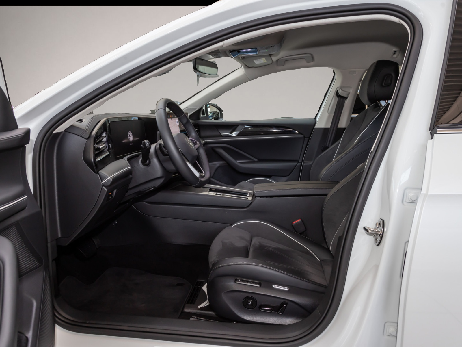 Volkswagen Passat (09/2025, Benzin)