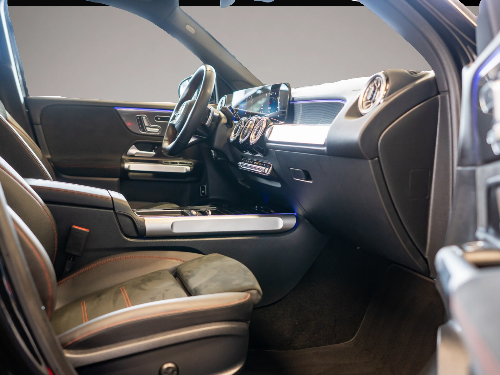 Mercedes-Benz GLB 250 (12/2024, Benzin)