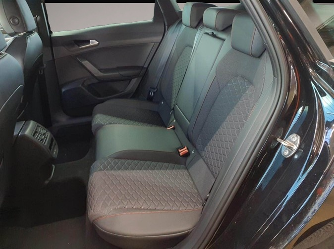 Seat Leon (06/2025, Benzin)