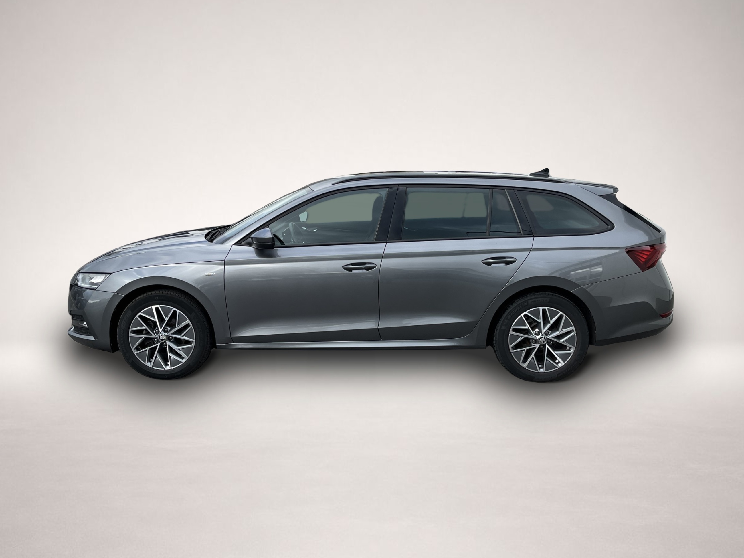 Skoda Octavia (01/2024, Benzin)