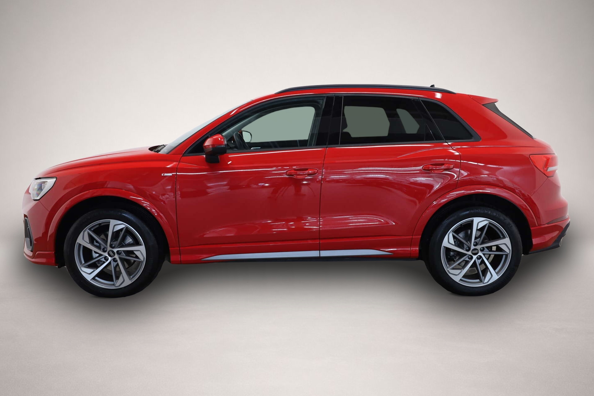 Audi Q3 (01/2026, Benzin)