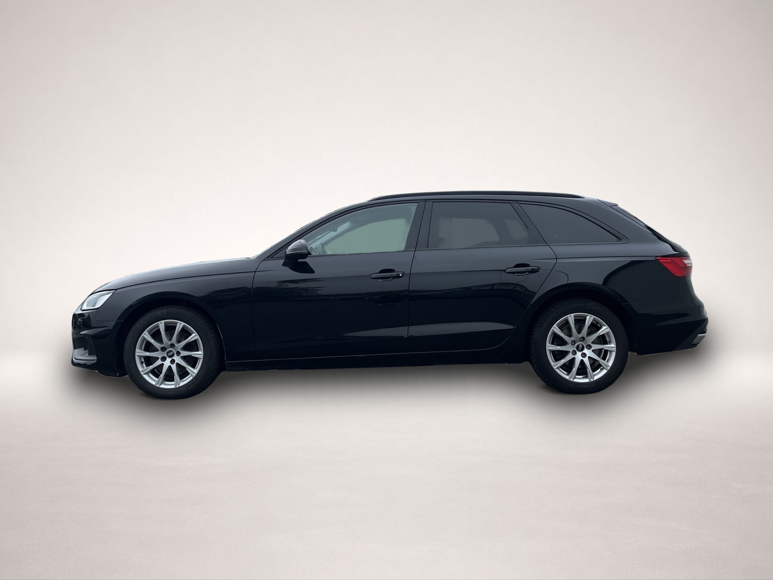 Audi A4 (09/2022, Benzin)