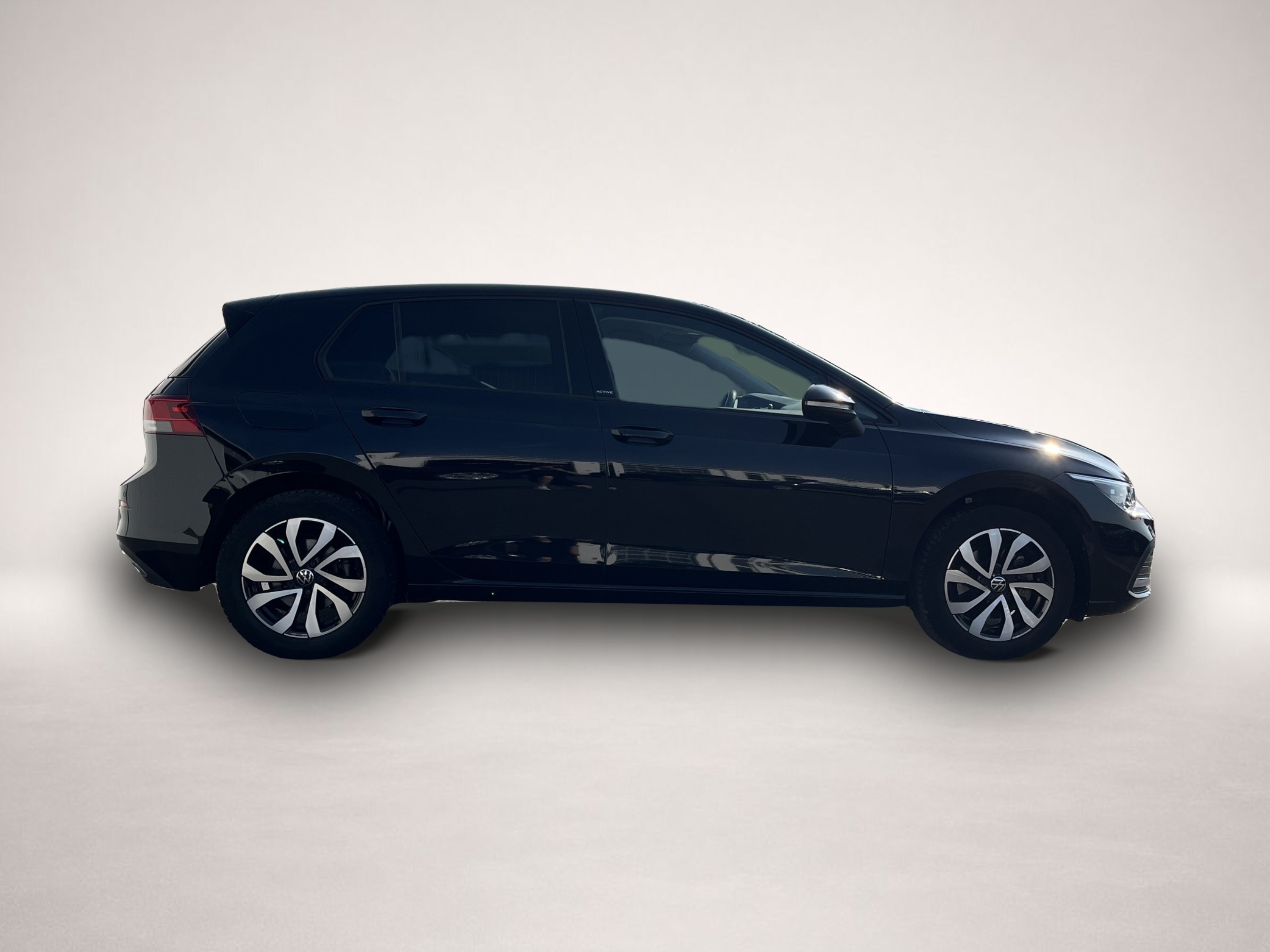 Volkswagen Golf (01/2023, Benzin)