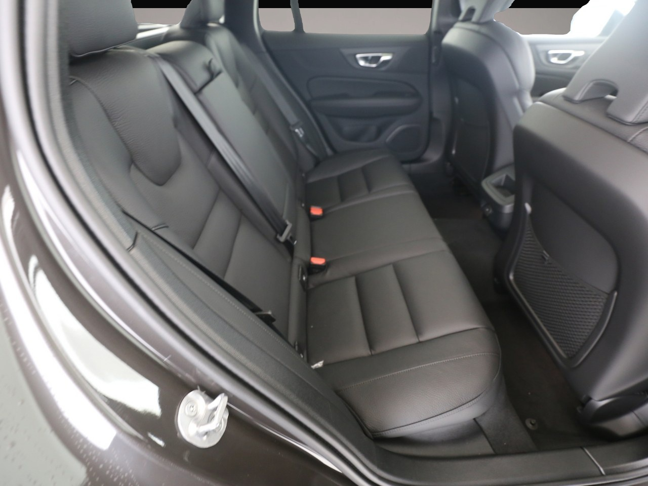 Volvo V60 (02/2025, Benzin)