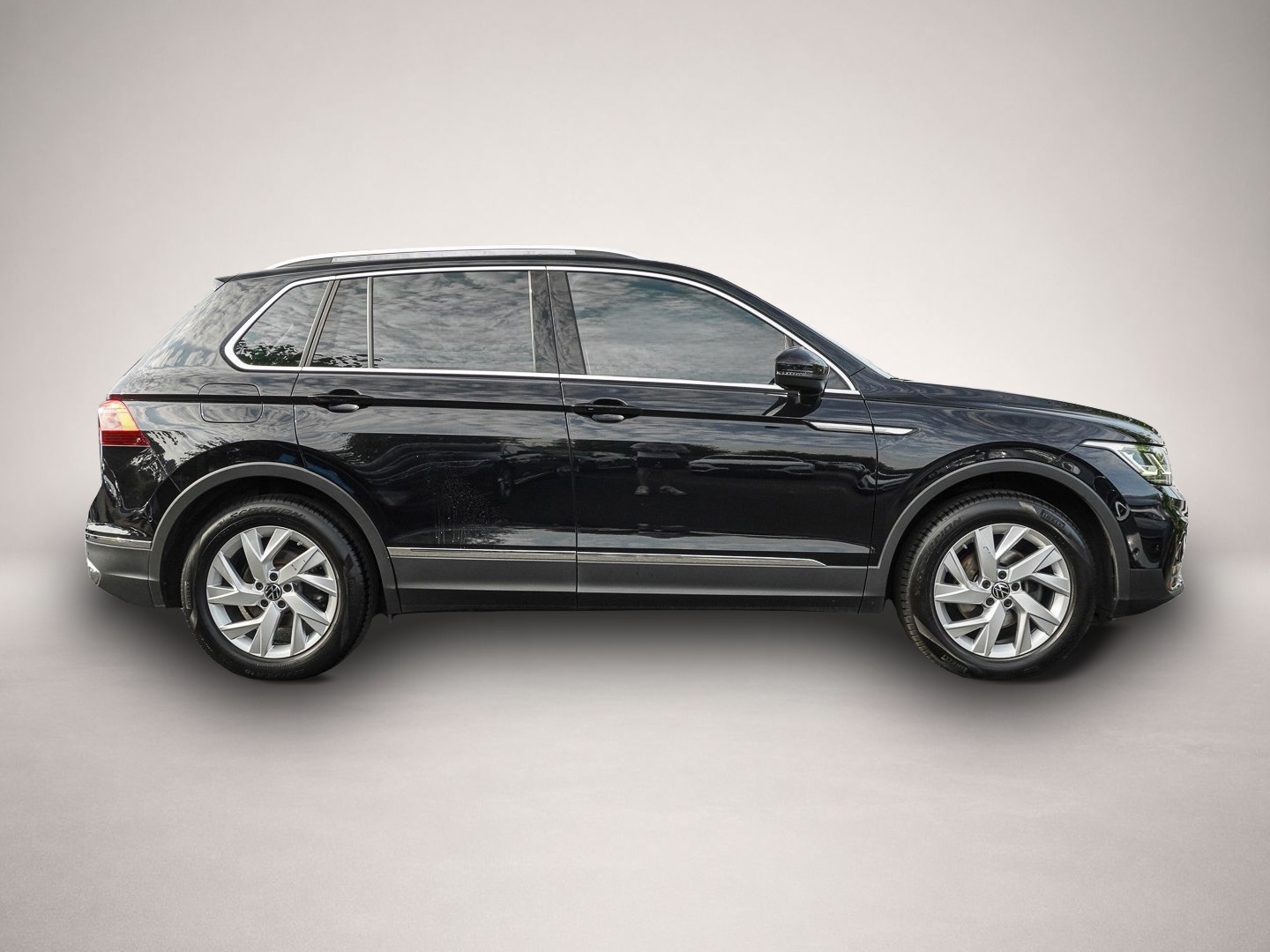 Volkswagen Tiguan (02/2023, )