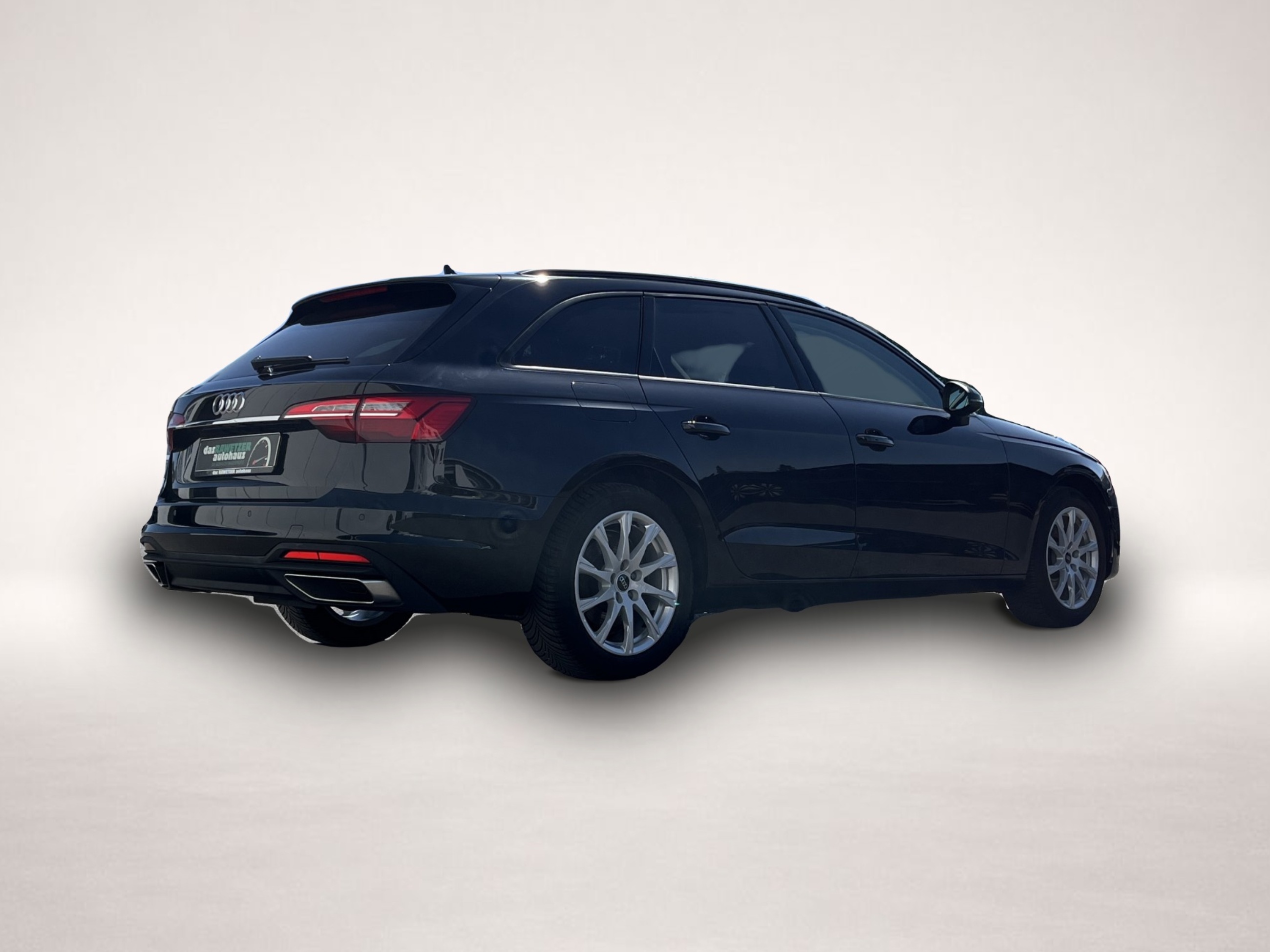 Audi A4 (10/2022, Benzin)