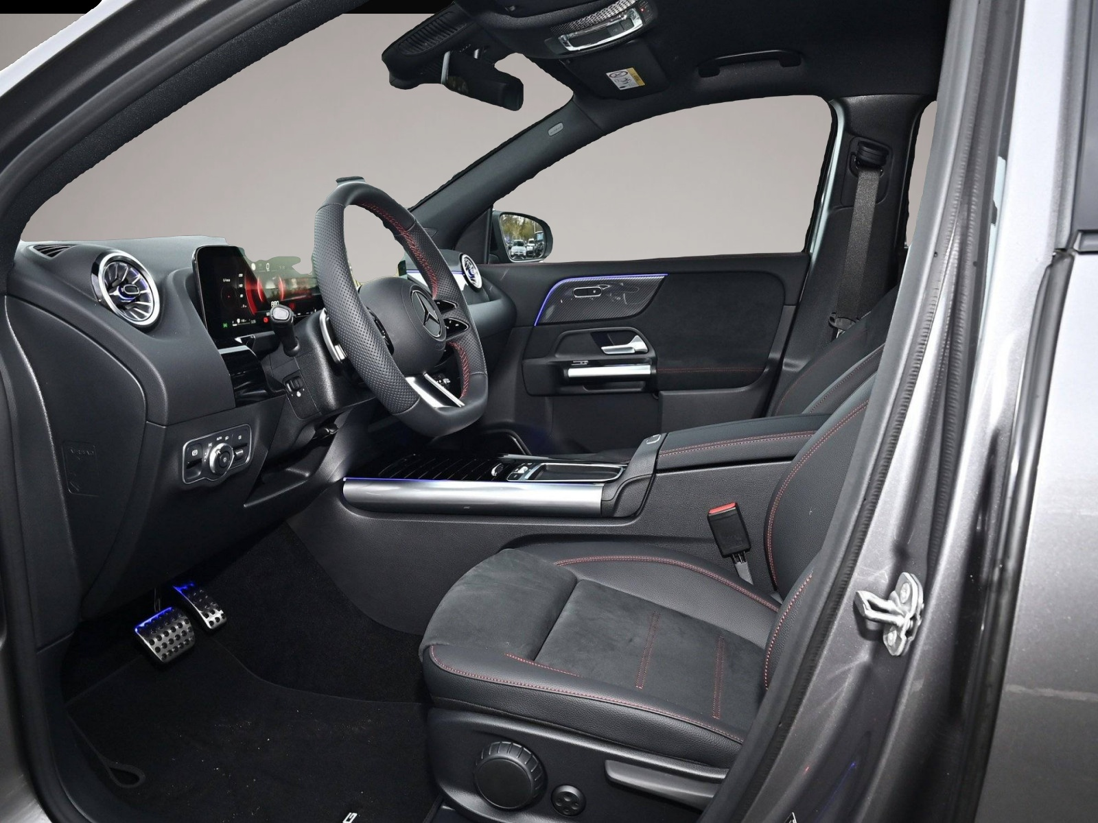 Mercedes-Benz GLA 180 (11/2025, Benzin)
