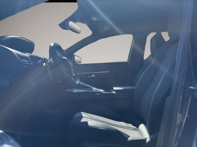 Peugeot 3008 (12/2023, Benzin)