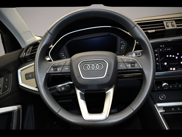 Audi Q3 (09/2025, Benzin)