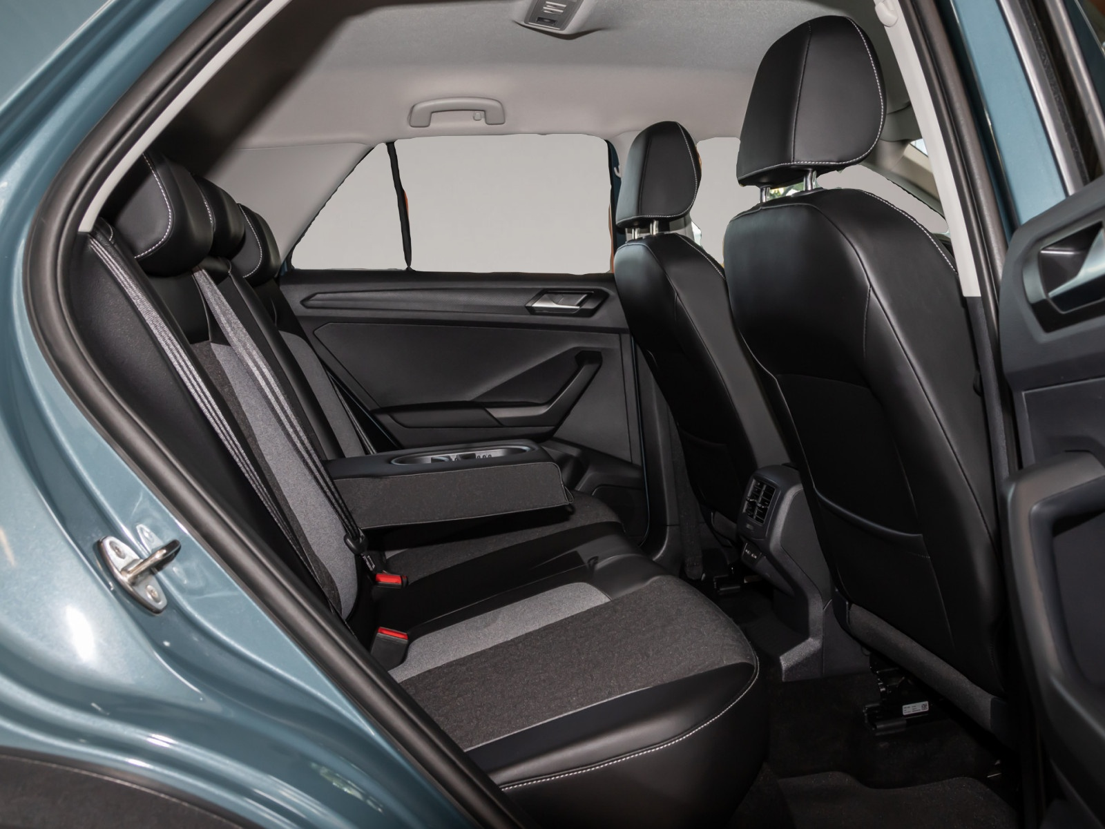 Volkswagen T-Roc (09/2025, Benzin)