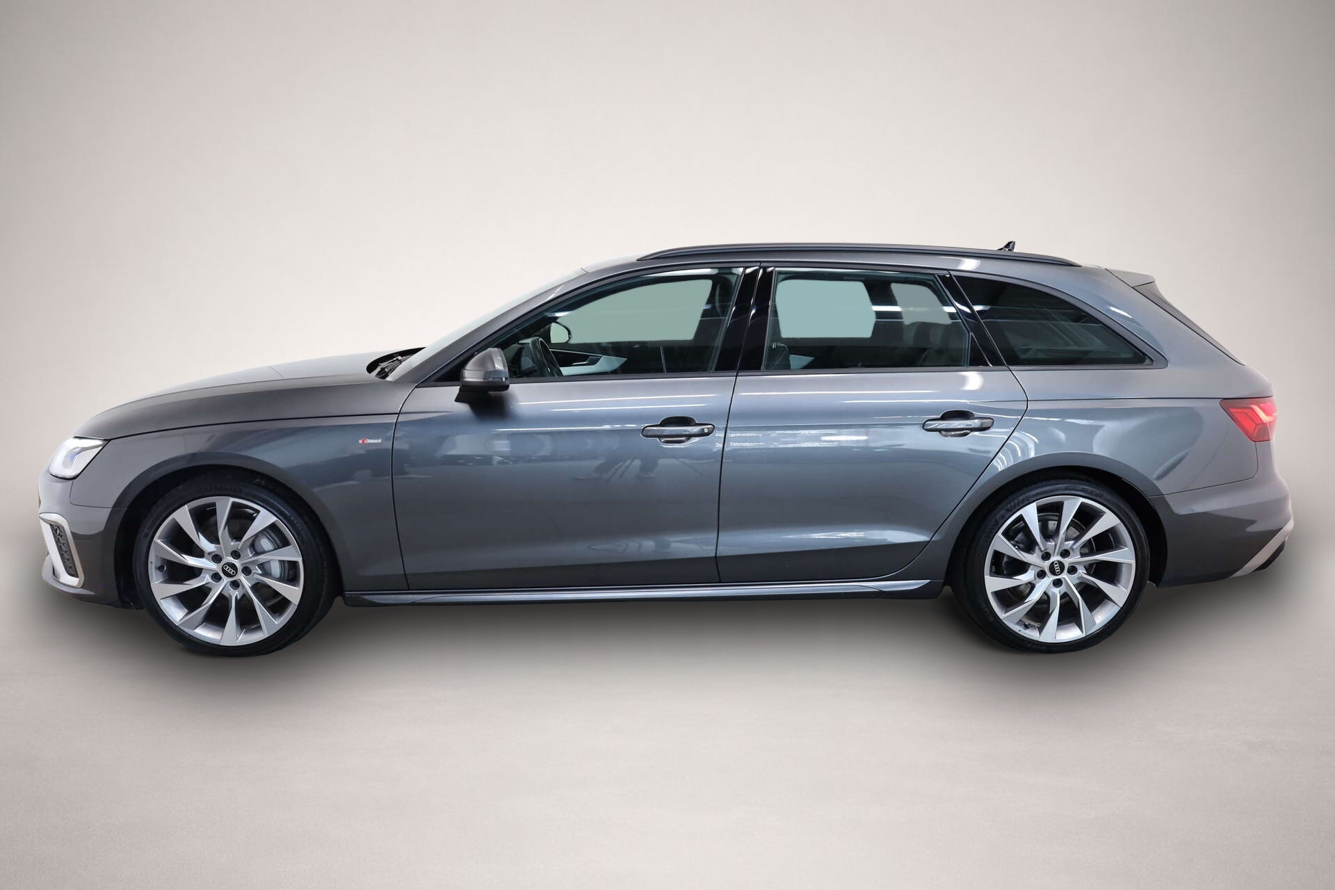 Audi A4 (03/2023, Benzin)