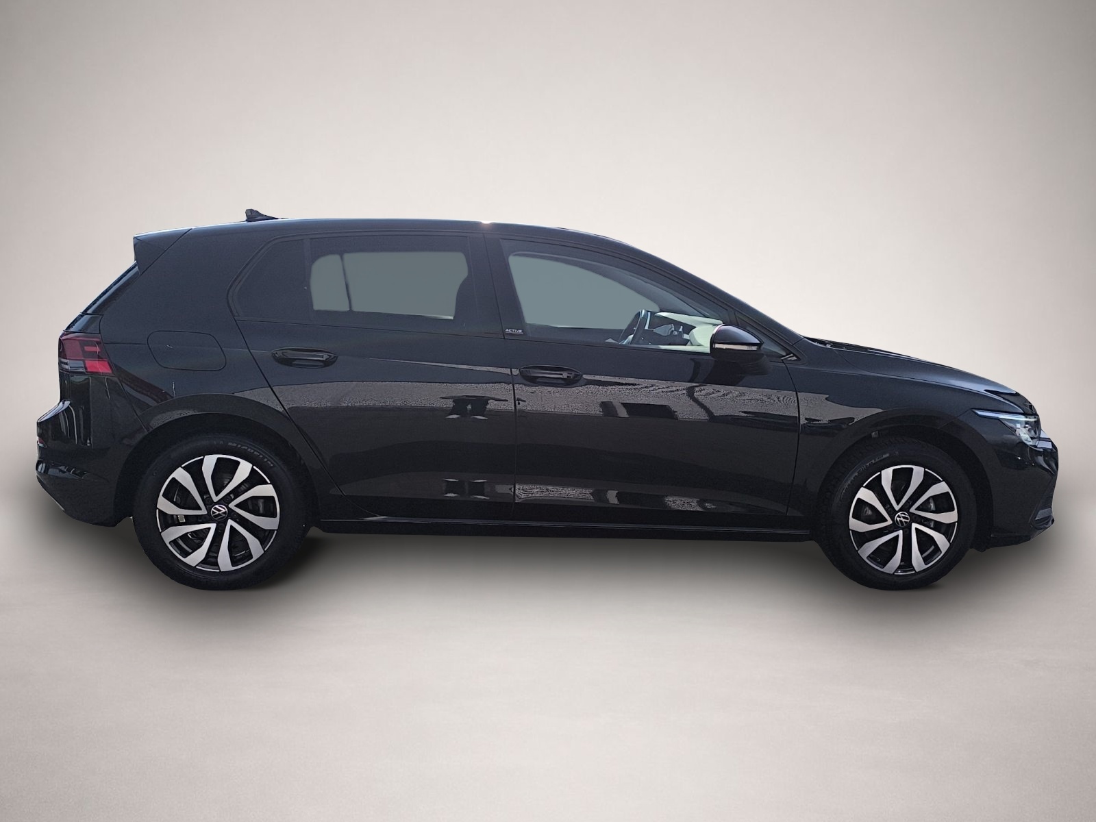 Volkswagen Golf (01/2023, Benzin)