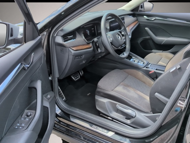Skoda Octavia (03/2023, Benzin)