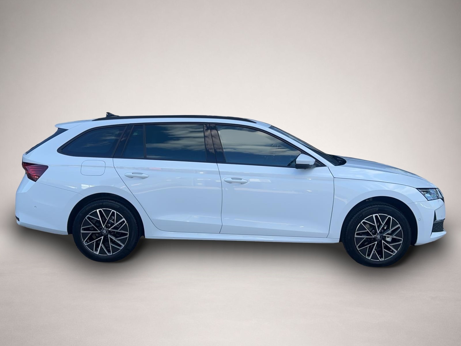 Skoda Octavia, image 6 of 8