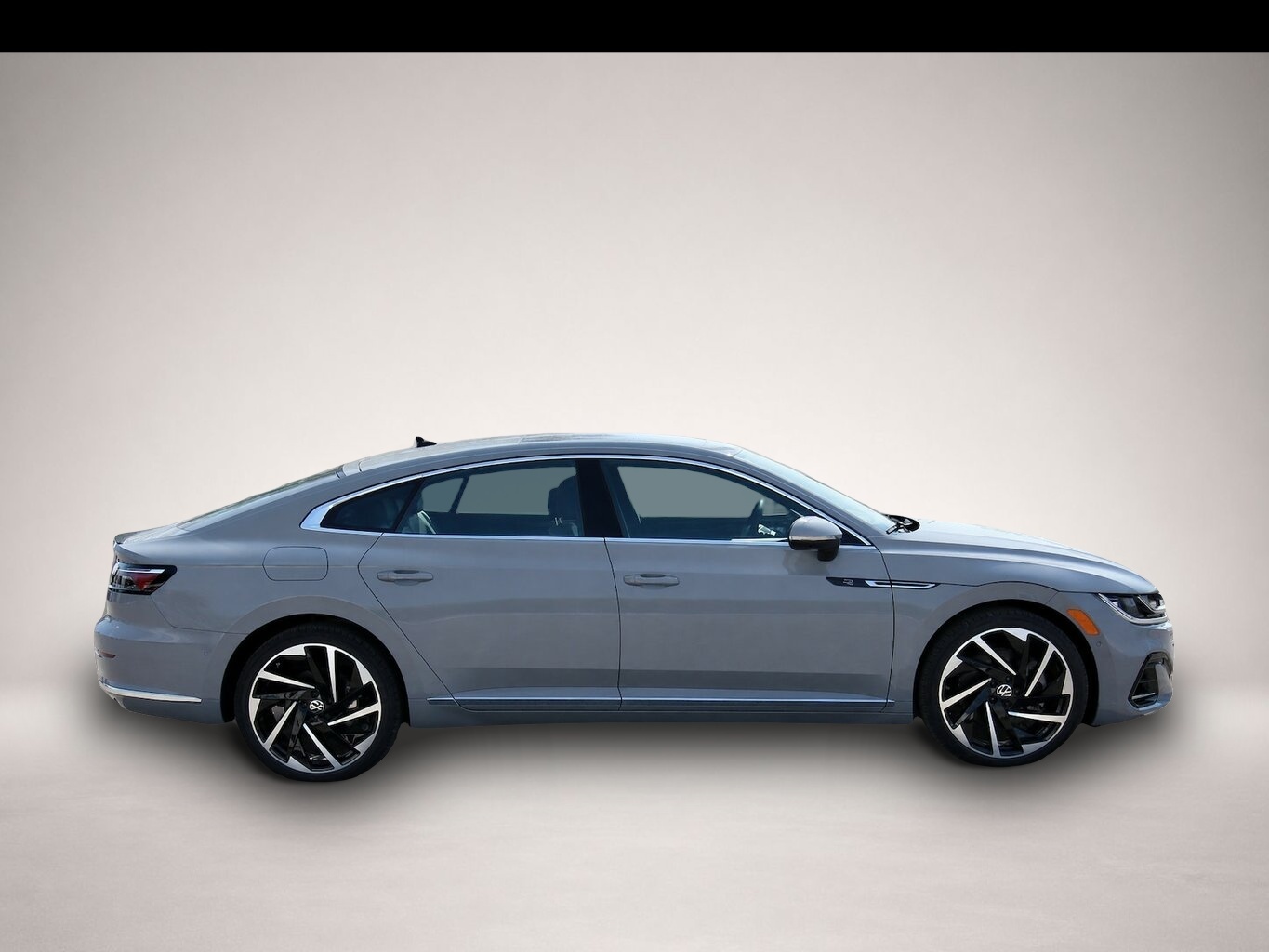 Volkswagen Arteon (10/2025, Benzin)
