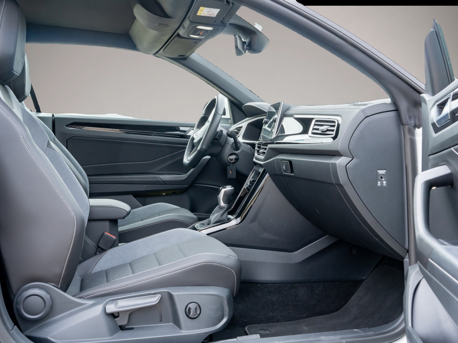 Volkswagen T-Roc (05/2025, Benzin)