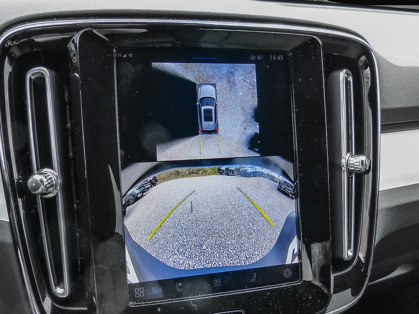 Volvo XC40 (06/2025, Benzin)