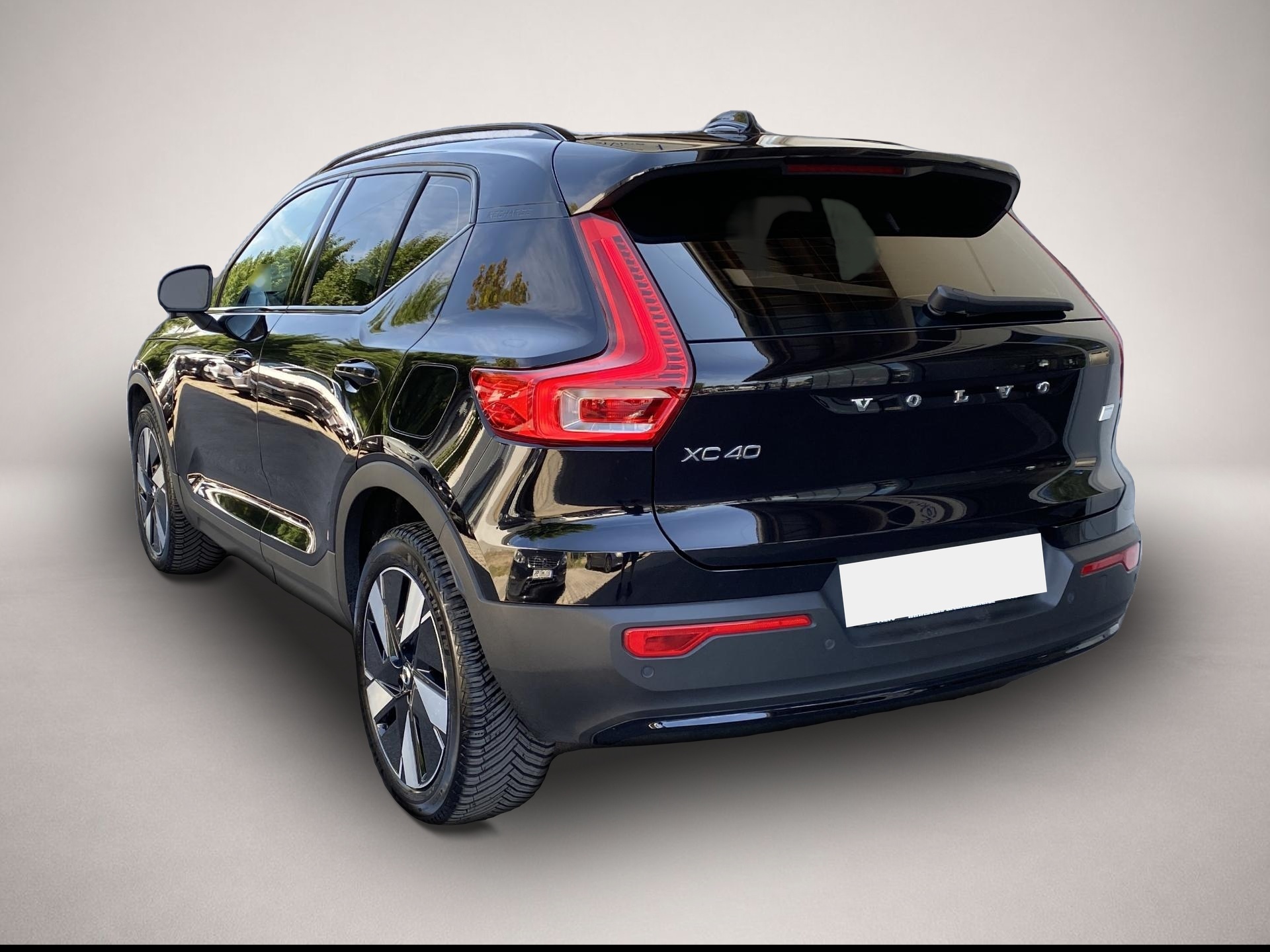 Volvo XC40 (11/2023, ELECTRIC)