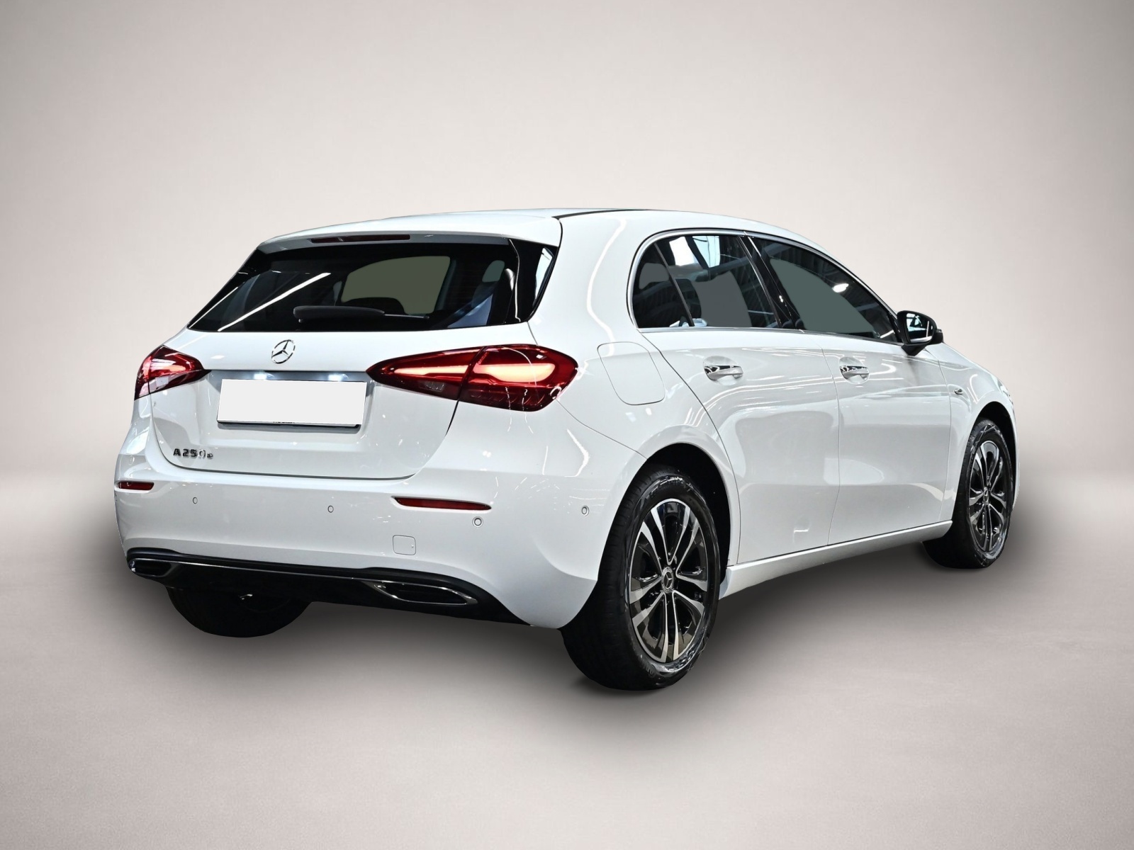 Mercedes-Benz A 250 (09/2025, Hybrid (Benzin/Elektro))