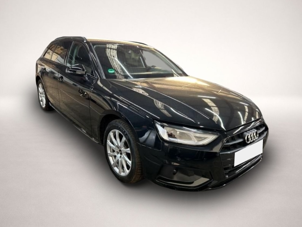 Audi A4 (03/2023, Benzin)