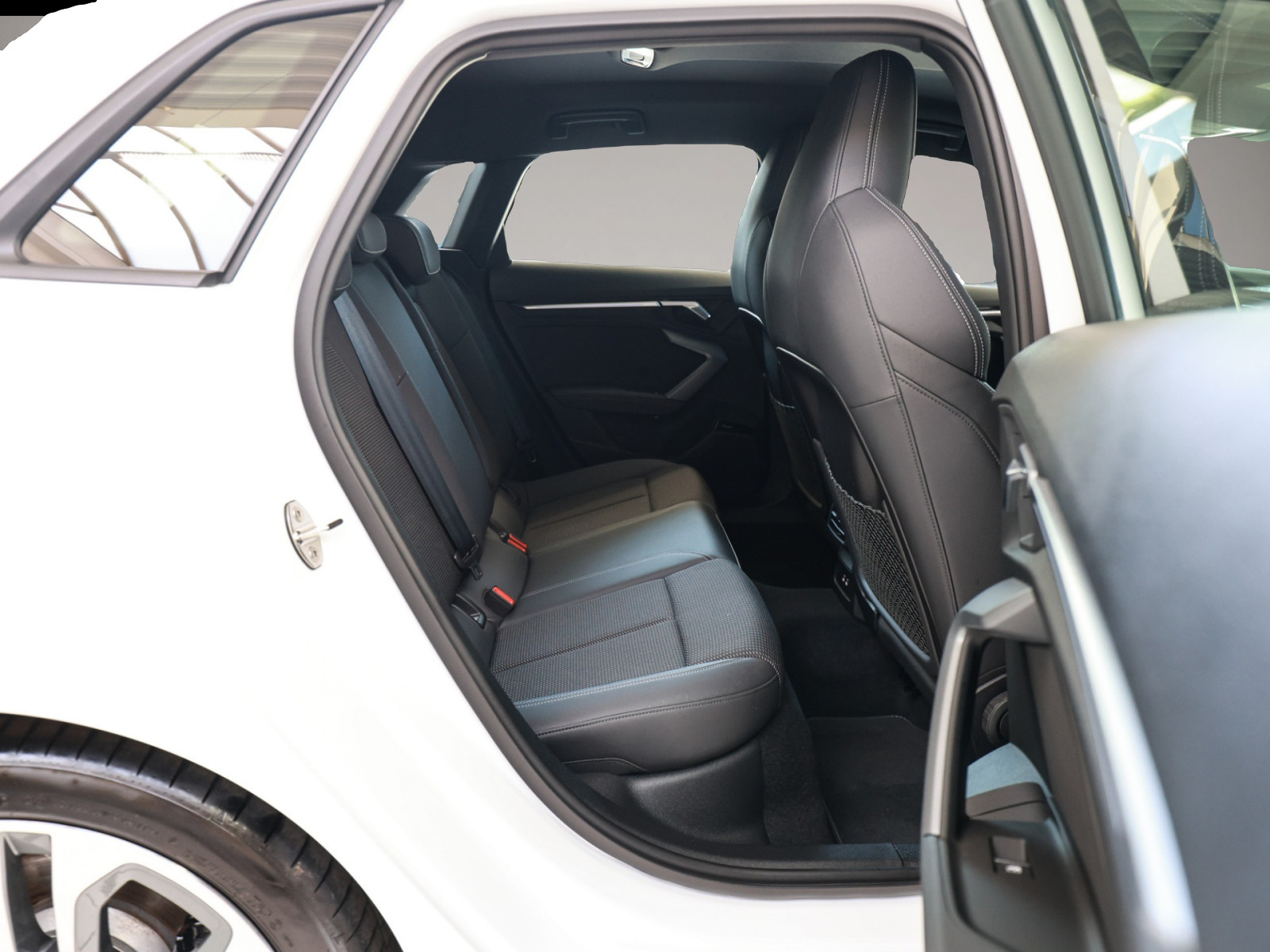Audi S3 (06/2025, Benzin)