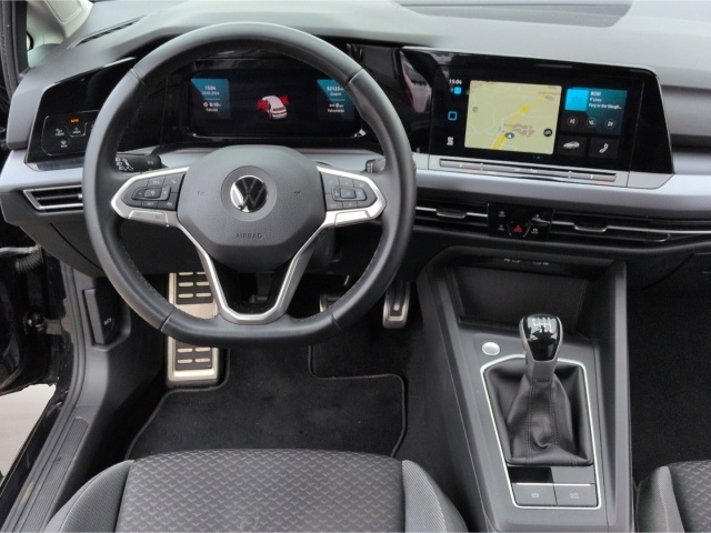 Volkswagen Golf (01/2023, Benzin)