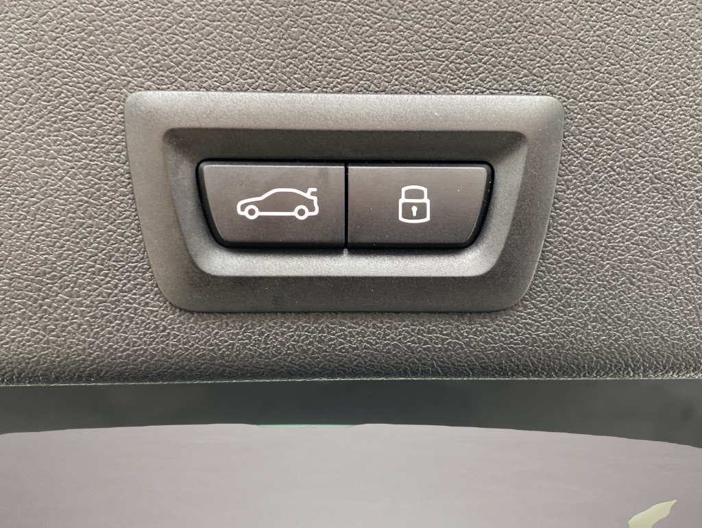 BMW X6 (02/2025, Diesel)