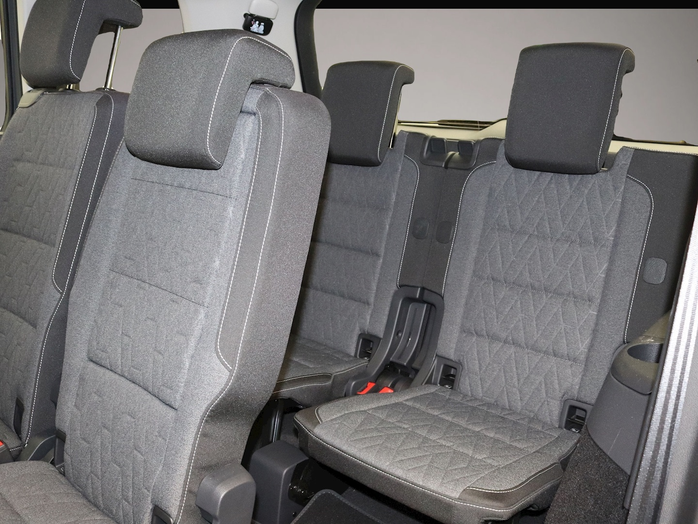 Volkswagen Touran (02/2024, Benzin)