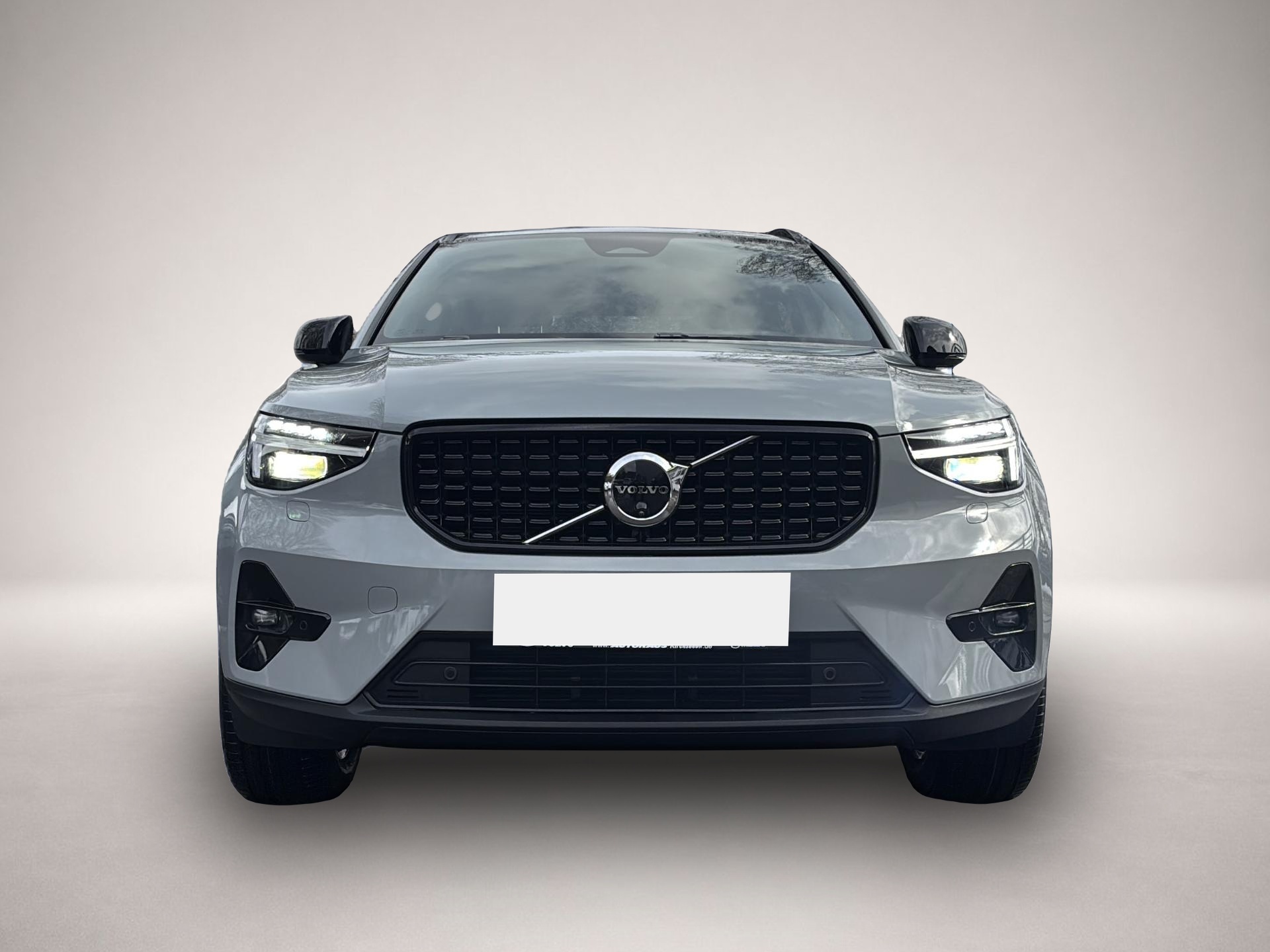 Volvo XC40 (06/2025, Benzin)