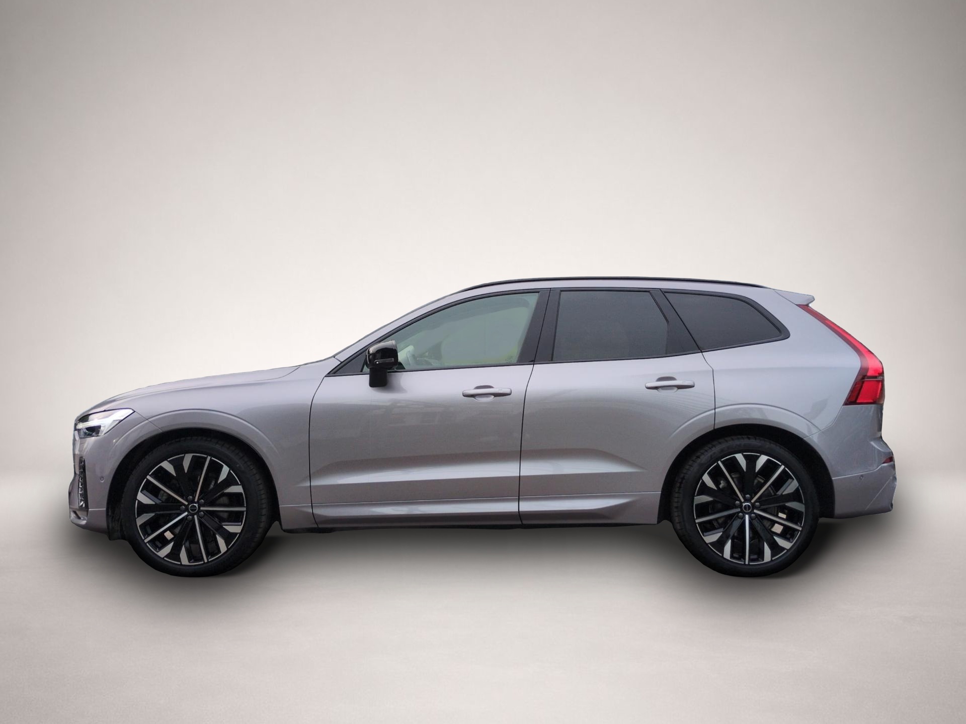 Volvo XC60 (11/2025, Benzin)