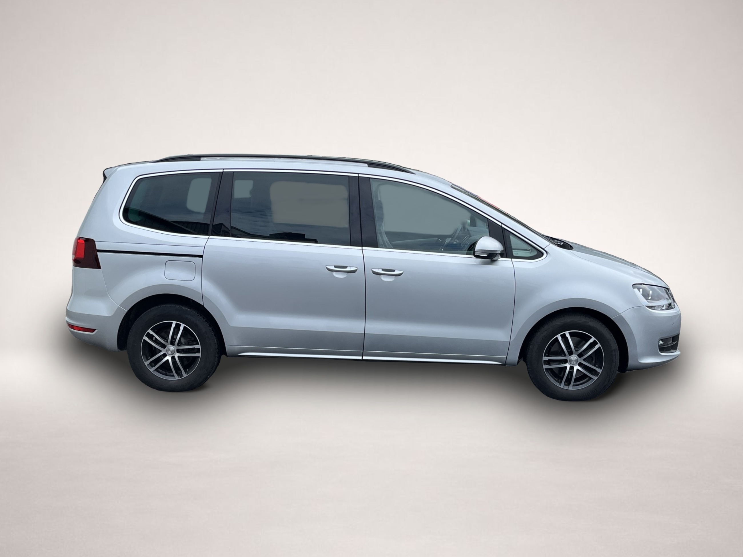 Volkswagen Sharan (01/2022, Benzin)